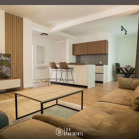 Lux Apartments Priştine Dış mekan fotoğraf