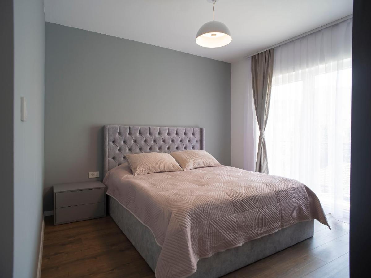 Lux Apartments Priştine Dış mekan fotoğraf