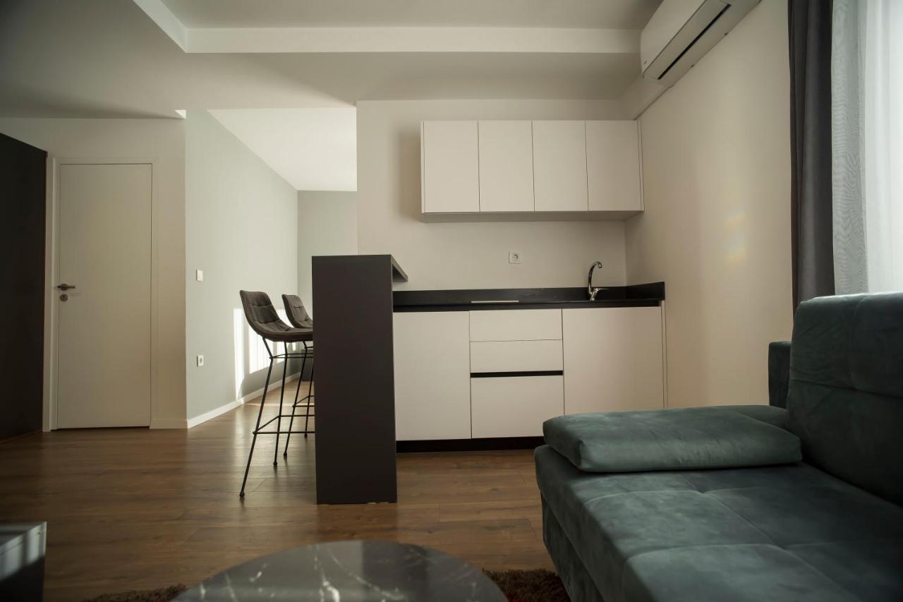 Lux Apartments Priştine Dış mekan fotoğraf